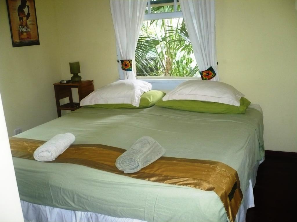 Dos Palmitos Bed And Breakfast Panama-Stad Buitenkant foto