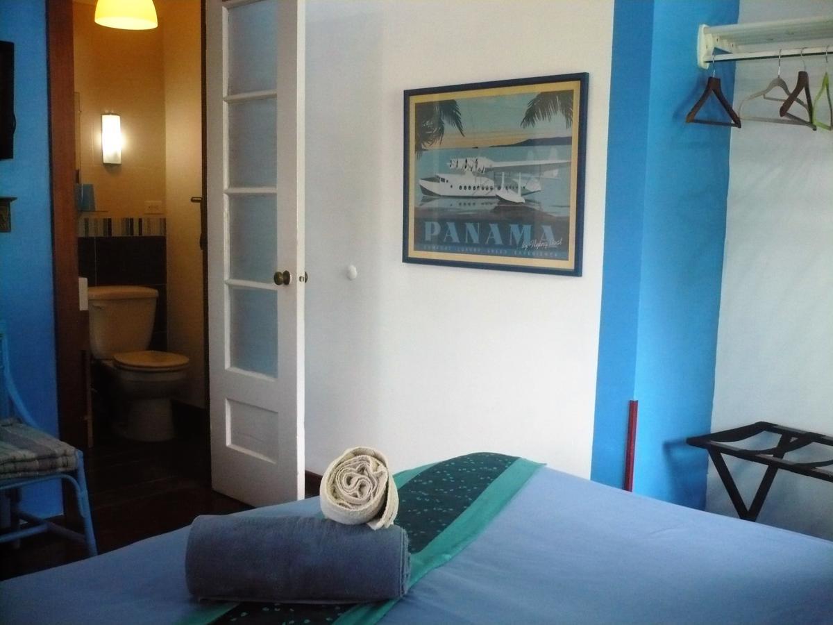 Dos Palmitos Bed And Breakfast Panama-Stad Buitenkant foto